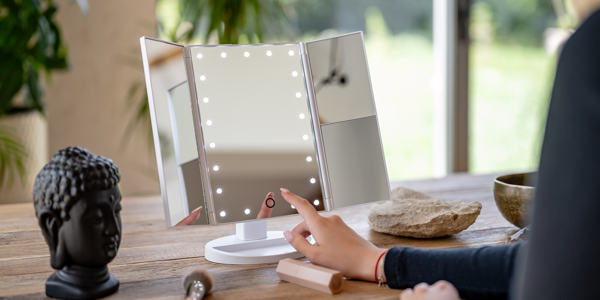 Lusterko do makijażu Humanas HS-ML04 z podświetleniem LED - białe